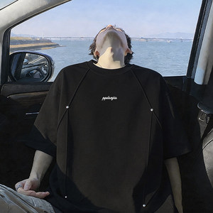 T-shirt da uomo nuova estiva con rivetti plissettati 3D, vestibilità ampia, casual, di alta qualità, alla moda, a maniche corte, per tutti i giorni, per giovani. - Product Image 3