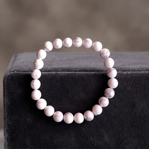 Bracelet en agate rouge perlé 8 mm, bijou en pierre semi-précieuse naturelle polie, forme circulaire, durable, fait main - Product Image 3