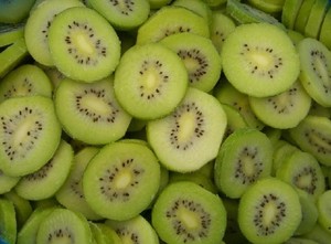 Tranches <span class=keywords><strong>de</strong></span> kiwi surgelées IQF, pelées, vertes, pour la décoration <span class=keywords><strong>de</strong></span> pâtisseries, vente en gros - Product Image 3