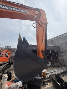 รถขุดมือสองสภาพดี ราคาถูก ชั่วโมงการทำงานต่ำ Doosan DX225 รถขุดก่อสร้างมือสอง เครื่องขุดดินมือสอง - Product Image 5