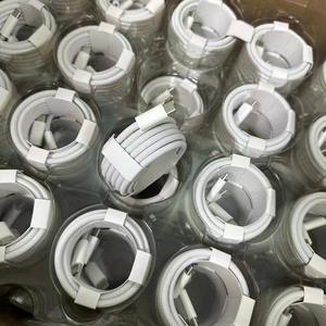 Câble de charge rapide 240W 5A en nylon tressé blindé Type-C vers Type-C de 2m avec conducteur en cuivre pur pour iPhone, iPad et batteries externes - Product Image 6