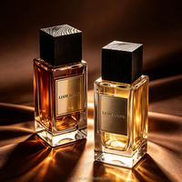 Flacon de parfum en verre rectangulaire à double paroi de 50 ml, bouchon carré noir mat, logo personnalisé pour parfum de luxe minimaliste