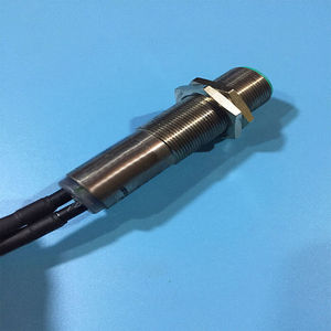 Sensor de Doble Lámina UDC-18GM-400-3E1 para Automatización Industrial, 24V 80A, Material PVC, 1 Año de Garantía - Product Image 2