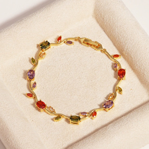 Pulsera de Tulipán con Cristales Chapada en Oro de 18k Resoul, Pulseras Apilables de Lujo con Hojas de Circonio para Mujer, Joyería de Moda - Product Image 3