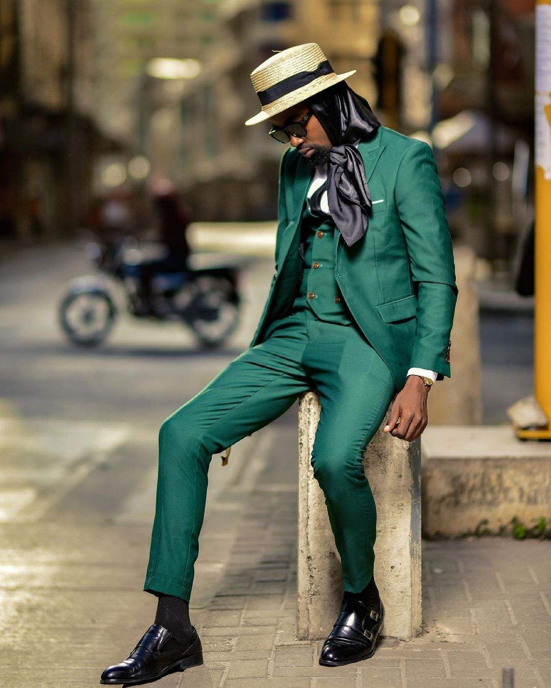 Tailor Made New Arrival Dark Green Men Suits Top Lapel Groom