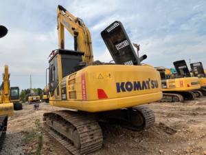 Excavatrice sur chenilles d'occasion KOMATSU PC220-7 PC220 PC 220 220-7 de 22 tonnes à vendre au Japon - Product Image 4