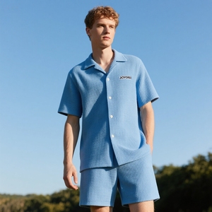 Abiti da spiaggia <span class=keywords><strong>estivi</strong></span> da <span class=keywords><strong>uomo</strong></span> 2 pezzi camicie a maniche corte e Shorts per le vacanze set di tute in maglia Waffle per <span class=keywords><strong>uomo</strong></span> - Product Image 2