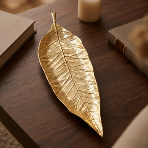 Bandeja de Metal Larga con Diseño de Hoja Dorada, Elegante Plato de Servir de Hierro Texturizado, Centro de Mesa Moderno para Decoración del Hogar, Venta al Por Mayor - Product Image 1
