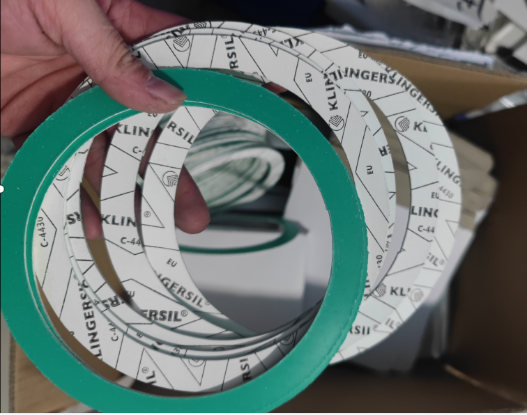 1.5mm High Temperature Flange Gasket 30mm Width / Oil Resistant Nitrile Rubber Gasket