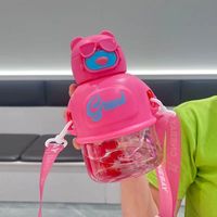 Tasse de paille pour enfants mignons nouveaux verres ours bouteille d'eau en plastique à la mode pour étudiant tasse d'eau Portable