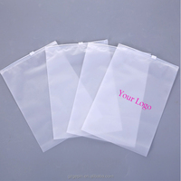 Sac en plastique givré personnalisé, sauvage et libre, à fermeture éclair, Transparent, emballage en plastique pour vêtements, avec Logo de marque