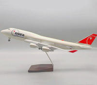 Modèle d'avion en résine Boeing 777-300ER de Turkmenistan Airlines à l'échelle 1/158, 47 cm, avec trains d'atterrissage - Cadeau de remise de diplôme et de Nouvel An