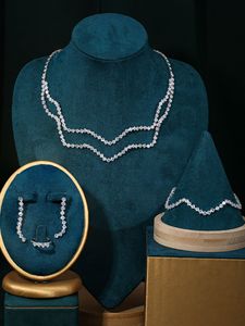 <span class=keywords><strong>Set</strong></span> di Gioielli di Lusso Serie "Angel" con Collana, Bracciale e Orecchini, Perfetto per Diverse Occasioni - Product Image 6