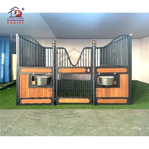 Puertas correderas de bambú permanentes marco de acero solo puestos de caballos internos