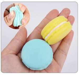 Juguete Sensorial Antiestrés y para el Alivio de la Ansiedad con Diseño de Donut y Macaron, Material PU, para Niños y Niñas de 5 a 7 Años - Product Image 1