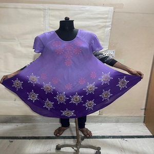 Vestidos Casuales Cortos sin Mangas de Crepé Sólido con Lavado Ácido, Decoración de Cuentas Tejidas y Cintura Baja - Product Image 4