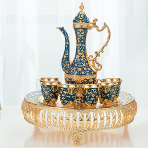 แก้วน้ำชาดูไบวินเทจ 1 ลิตร ผลิตจากโลหะผสมสังกะสี พร้อมถาดใหม่ คุณภาพสูง ผลิตจากเหล็ก ดีไซน์คลาสสิก เหมาะสำหรับใช้ในบ้าน โรงแรม ปลอดภัยต่อสิ่งแวดล้อม และใช้งานได้ยาวนาน - Product Image 5