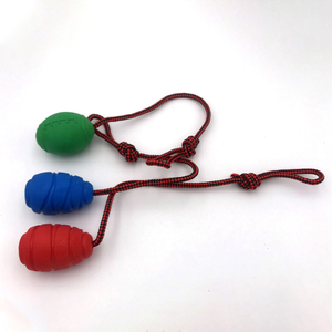 Pelota de Goma Roja Sólida para Entrenamiento de Perros, Juguete Promocional Resistente a Mordidas, Diseño Personalizable para Mascotas - Product Image 4