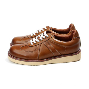 Chaussures décontractées pour hommes style allemand classique, bout avion, en cuir pleine fleur, faites à la main, finition vieillie rétro 2002-5 - Product Image 4