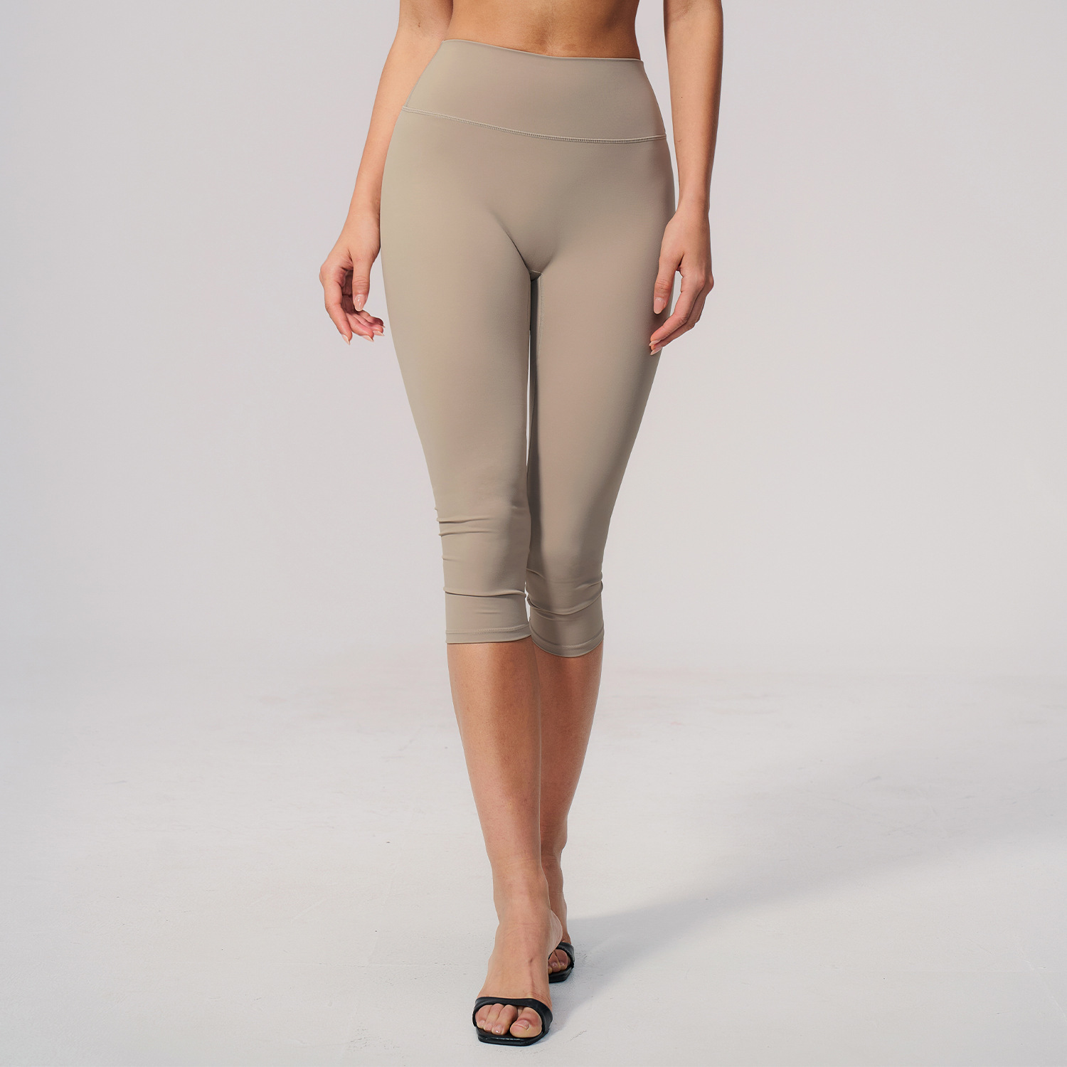 Khaki capri