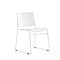 Chaise d'appoint minimaliste en plastique PP noir avec structure en acier tubulaire chromé, empilable, pour salle à manger