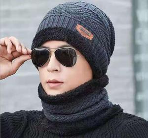 Ensemble bonnet et écharpe d'hiver unisexe confortable de bonne qualité et pas cher, bonnet en tricot pour homme avec fourrure intérieure - Product Image 2
