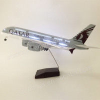 Qatar Airways Airbus A380 avion modèle 18.5 ''47 CM avion en résine moulé sous pression jouet avec lumière LED trains d'atterrissage pour cadeau pilote