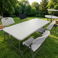 Ensemble de table et chaises pliantes carrées d'extérieur portables - Longueur 6 pieds, design moderne en plastique blanc, utilisation hôtelière, hauteur réglable
