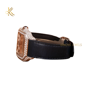 Reloj de diamantes de moissanita totalmente helado con cara tachonada de cristal con alto brillo y detalles intrincados para un reloj único - Product Image 2