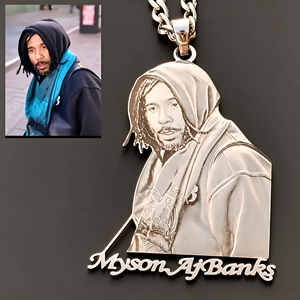 Collana con Ciondolo Fotografico Personalizzato Inciso al Laser, in Acciaio Inossidabile Placcato Oro 18K, Regalo Commemorativo Torques Emotion, OEM/ODM, Vendita all'Ingrosso - Product Image 4