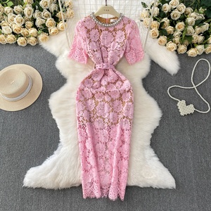 Vestido de Verano de Alta Gama con Cuello Redondo y Adornos de Perlas para Mujer, Ajustado a la Cadera con Encaje - Product Image 1