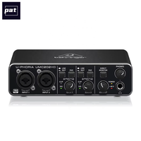 Carte son Behringer UMC202HD, interface audio USB 2 entrées/2 sorties, 2 préamplis micro Midas, alimentation fantôme 48V, effets sonores multiples