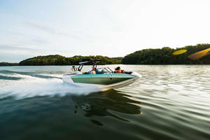2022 Exclusivo de lujo OEM Cruising Party Barco de fibra de vidrio Lujosos remolcadores de surf con motor fuera de borda Fábrica de China - Product Image 3