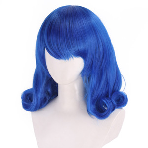 Peluca de cosplay de anime, cabello corto con rizos invertidos azules, resistente a altas temperaturas, sin encaje - Product Image 4