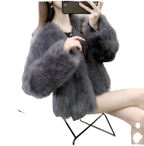 Vêtements pour femmes de haute qualité, décontractés, en laine et polyester, courts, doux, en fausse fourrure, en polaire, manteaux de <span class=keywords><strong>trench</strong></span> <span class=keywords><strong>pas</strong></span> chers pour femmes - Product Image 4