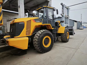 2018 CLG856H Mini chargeuse sur pneus de haute qualité 5.6 tonnes Pompe à moteur Cummins Jeune machine utilisée pendant 6 mois-1 an avec seau avant - Product Image 3