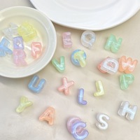 Kit de perles lumineuses DIY pour lettres, perles alphabétiques qui brillent dans la nuit pour la confection de bandeaux, pendentifs de sac et décorations de coques de téléphone, cadeaux