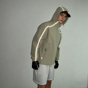 <span class=keywords><strong>Giacca</strong></span> Impermeabile Antivento da <span class=keywords><strong>Uomo</strong></span> Taglie Forti, Stile Casual con Zip Riflettente, Sottile con Strisce Riflettenti - Product Image 6