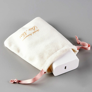 Sacs cadeaux en velours beige doux personnalisés avec logo estampé à chaud en feuille d'or, pochettes à cordon pour bijoux, emballage pour colliers et bagues, pochette anti-poussière en velours - Product Image 3