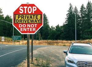 หยุดป้ายห้ามเข้าไปที่หน้าบ้านส่วนตัวป้ายอะลูมิเนียมทนทานต่อการซีดจางและรูปทรงแปดเหลี่ยมติดตั้งได้ง่าย - Product Image 6