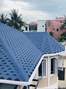 Tuiles de toiture <span class=keywords><strong>en</strong></span> fibre de verre et asphalte, design europé<span class=keywords><strong>en</strong></span>, double couche, imperméables, résistantes à la chaleur, fabriquées à la machine, pour toitures extérieures de maisons - Product Image 1