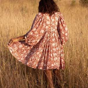 ชุดเดรสฤดูร้อนมือสองสำหรับผู้หญิง แฟชั่นสไตล์ใหม่ Dezo A02-2 ไซส์ผสม ผลิตในจีน/กัว น้ำหนักสุทธิ 45 กก. - Product Image 3