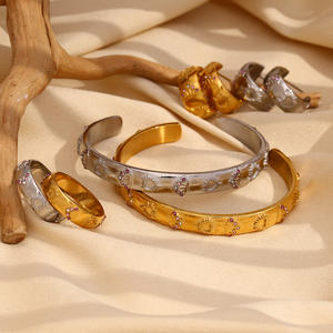 Avrupa amerikan ins-tarzı moda benzersiz High-End çok yönlü kadın takı seti paslanmaz çelik kaplama 18K altın zirkon - Product Image 3