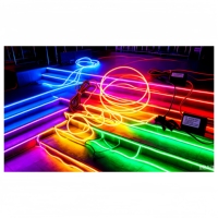 Fil EL avec un éclat lumineux et uniforme, sans effet granulé. Choix de couleurs multiples pour l'ambiance des bars, des KTV et des discothèques. Effets nocturnes époustouflants