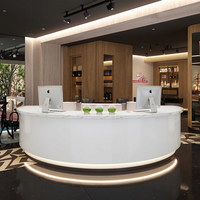 Bureau de réception moderne semi-circulaire en bois personnalisé pour hôtels bars salons de beauté caissiers hôpitaux gymnases réception incurvée
