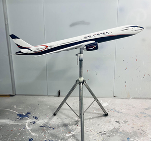 เครื่องบินโบอิ้งขนาด150ซม. สำหรับจัดแสดง1/40เครื่องบินโบอิ้ง<span class=keywords><strong>777</strong></span>-300ER เรซินขนาดใหญ่ออกแบบได้ตามที่ต้องการ - Product Image 5