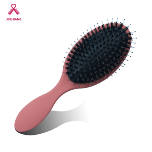 Logo super personnalisé <span class=keywords><strong>brosse</strong></span> démêlante coussin <span class=keywords><strong>de</strong></span> pagaie en nylon poils <span class=keywords><strong>de</strong></span> <span class=keywords><strong>sanglier</strong></span> <span class=keywords><strong>brosse</strong></span> à <span class=keywords><strong>cheveux</strong></span> bouclés épais peigne à <span class=keywords><strong>cheveux</strong></span> humides et secs - Product Image 3