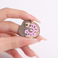 Nouvelle arrivée dessin animé mignon Animal paresseux créatif en alliage de Zinc broche en émail doux emblème en métal étiquette broche Badge