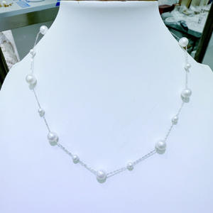 สร้อยคอมุกน้ำจืดจูจี้ ซุปเปอร์สปาร์คกลิ้ง ขนาด 4-7 มม. สีออโรร่า ประดับเงินแท้ ดีไซน์ดวงดาวบนท้องฟ้า  พร้อมตำหนิเล็กน้อย - Product Image 1