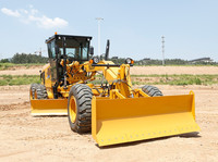 Niveleuse à moteur 920F robuste pour la vente en gros, équipement de nivellement de terrain haute précision pour projets d'infrastructure